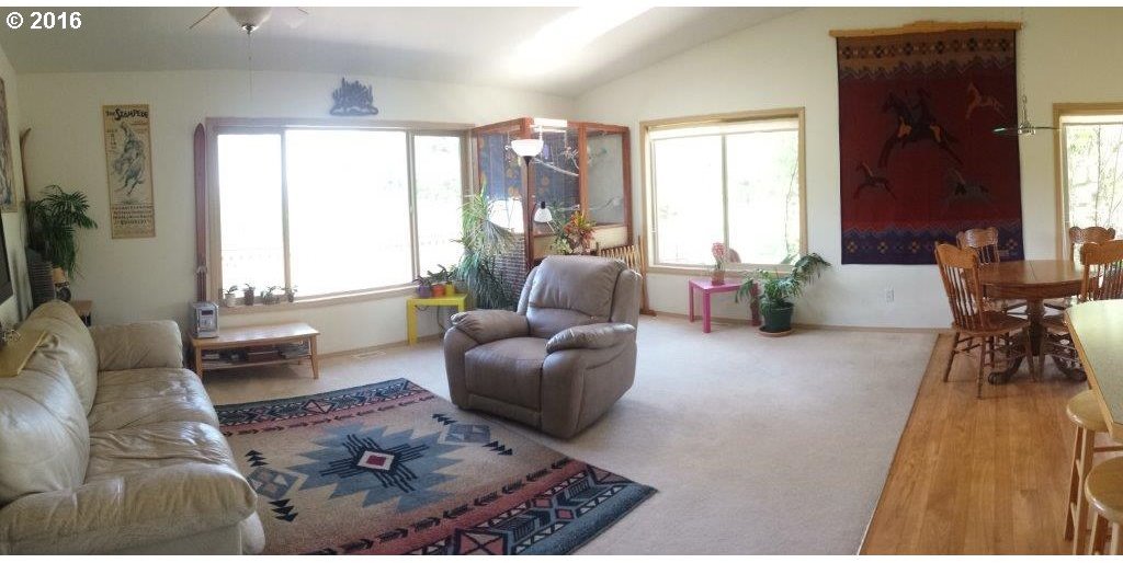 7395 Dell Road West Mosier, OR 97040 - Photo 10 of 19 Gallery Image 10