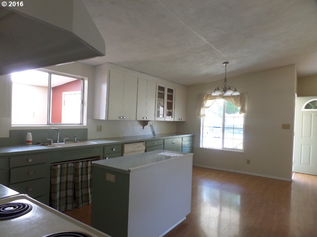 2871 Bowman Road Reedsport, OR 97467 - Photo 7 of 29 Gallery Image 7