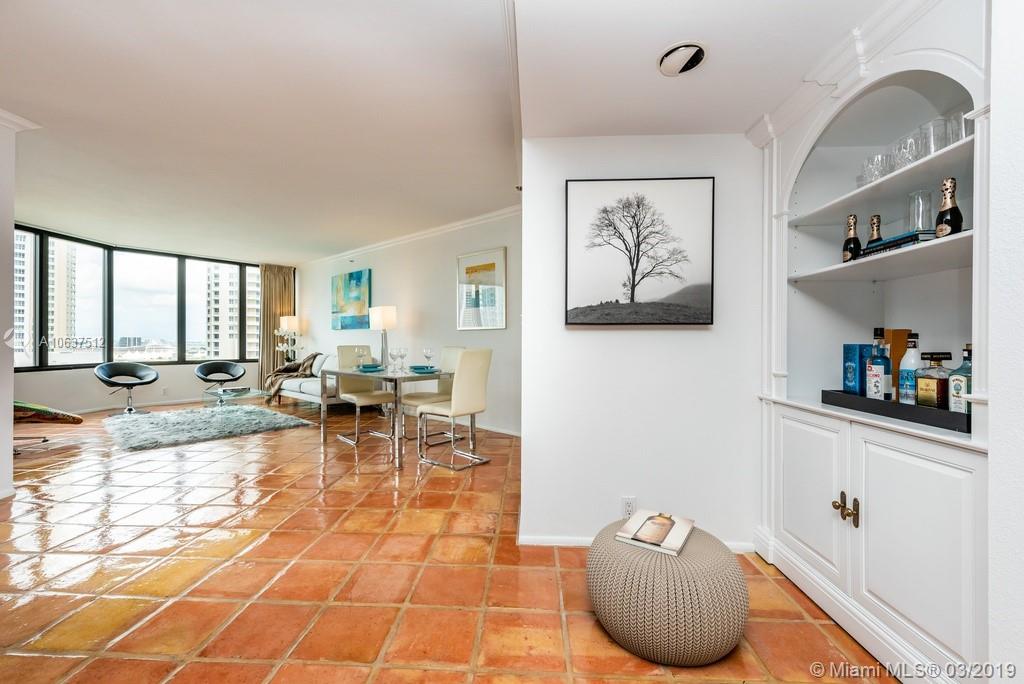 520 Brickell Key Drive, Unit APH00 Miami, FL 33131 - Photo 9 of 48