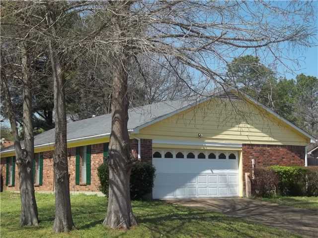6752 Rockingham Road Memphis, TN 38141 - Photo 12 of 15 Side view with 2 car attached garage.