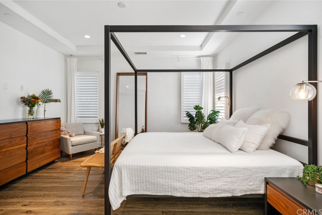 116 Mosswood Irvine, CA 92620 - Photo 22 of 42 A side view of the master bedroom.