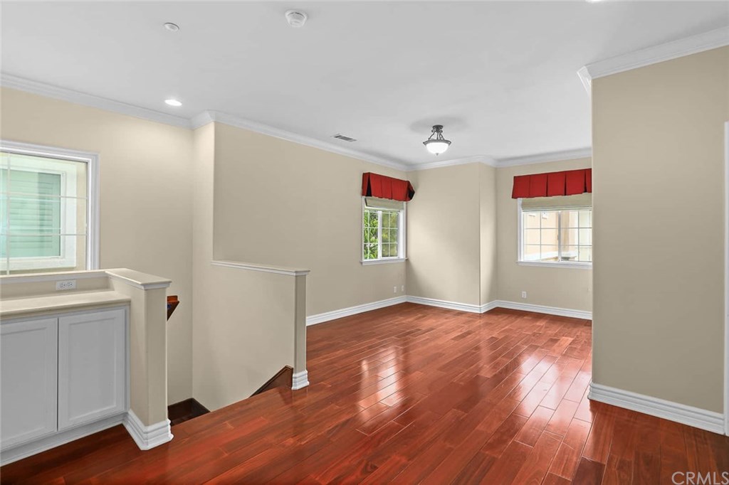 525 Fifth Avenue, Unit B Arcadia, CA 91006 - Photo 11 of 18 Additional family area upstairs