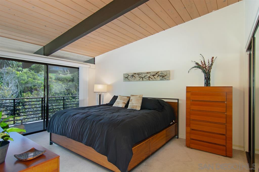 807 La Jolla Rancho Road La Jolla, CA 92037 - Photo 11 of 25