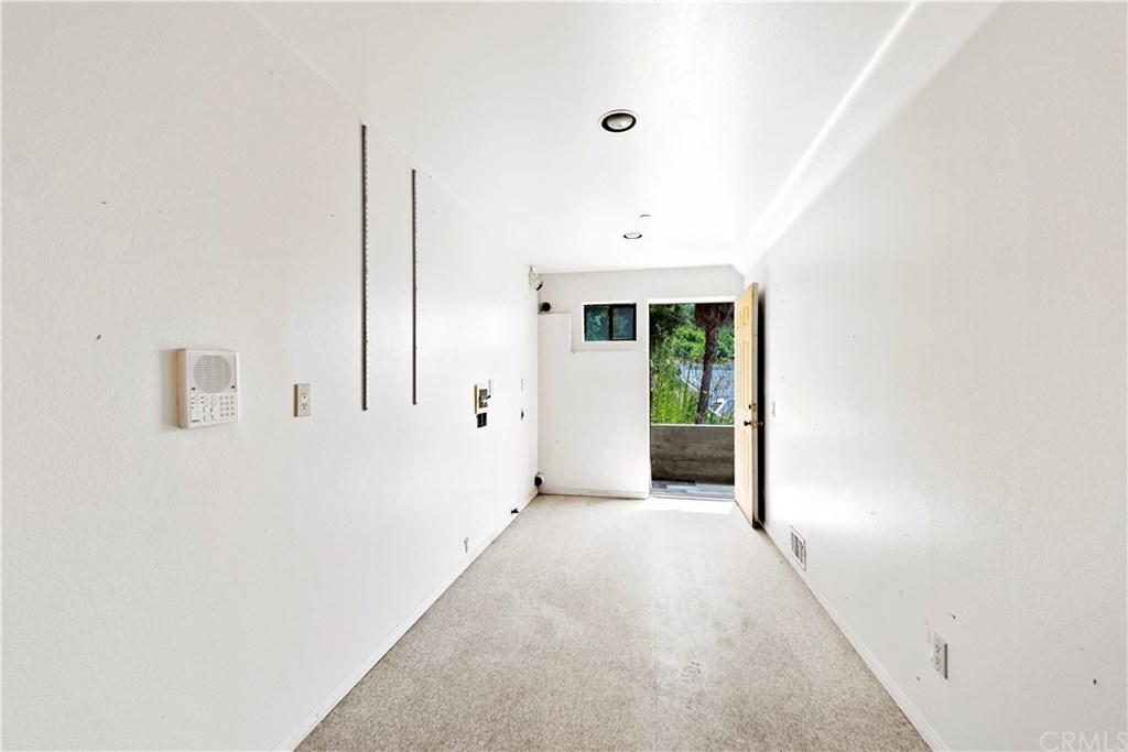 1055 Summit Drive Laguna Beach, CA 92651 - Photo 30 of 75