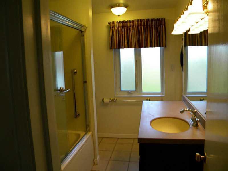 905 Limecrest Road Pittsburgh, PA 15221 - Photo 11 of 24 Gallery Image 11