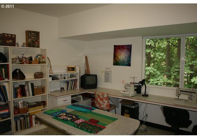 4243 Southwest 6th Avenue Portland, OR 97239 - Photo 15 of 16 Gallery Image 15