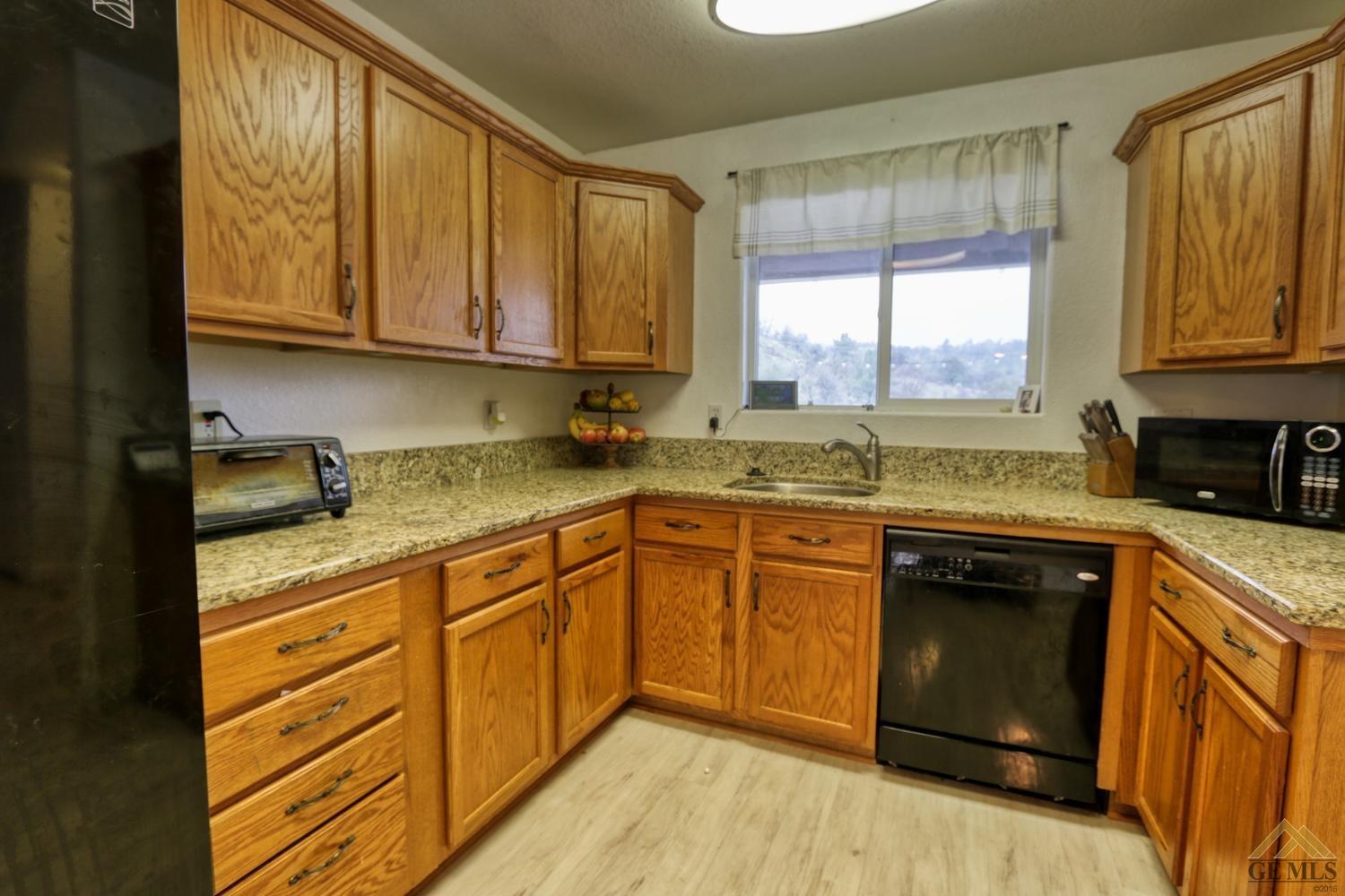 29150 Angus Court Tehachapi, CA 93561 - Photo 9 of 28 Gallery Image 9