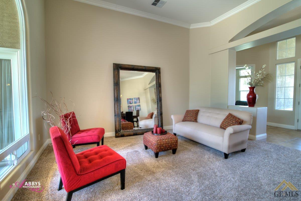 13103 Michaelangelo Drive Bakersfield, CA 93314 - Photo 9 of 37