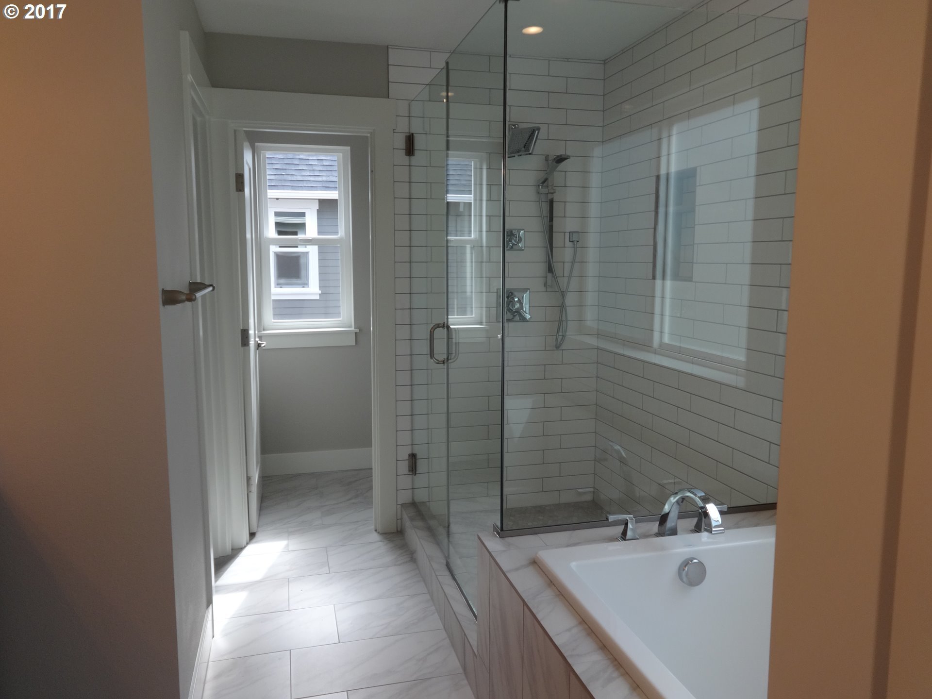7445 Southwest 52nd Avenue Portland, OR 97219 - Photo 11 of 23 Gallery Image 11