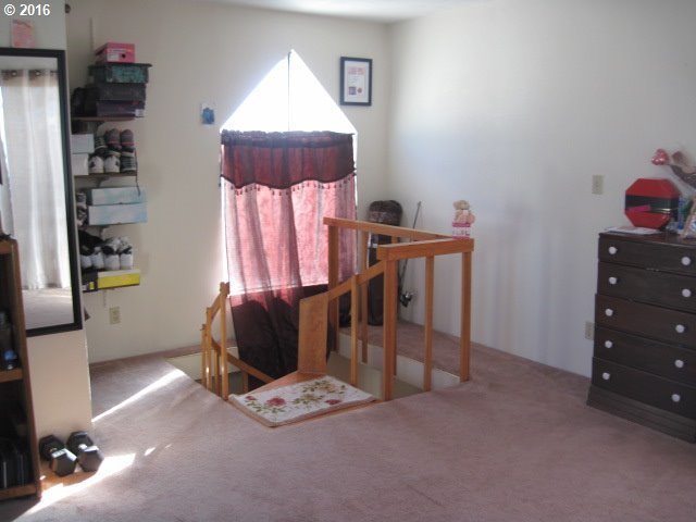 807 Southwest 10th Street Pendleton, OR 97801 - Photo 15 of 16