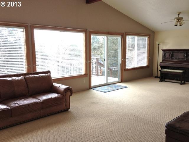 1844 Southwest Troy Street Portland, OR 97219 - Photo 8 of 14 Gallery Image 8