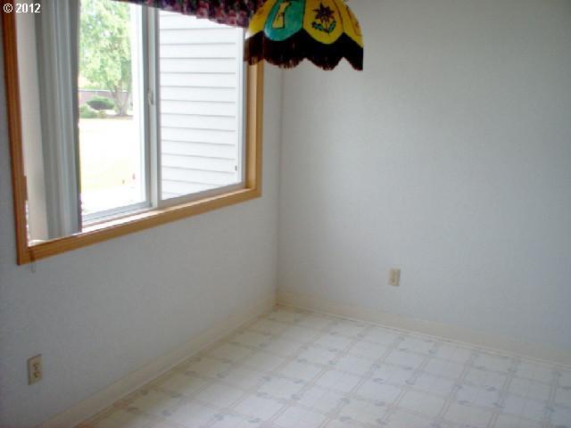 950 Evergreen Road, Unit 117 Woodburn, OR 97071 - Photo 1 of 5 Gallery Image 1