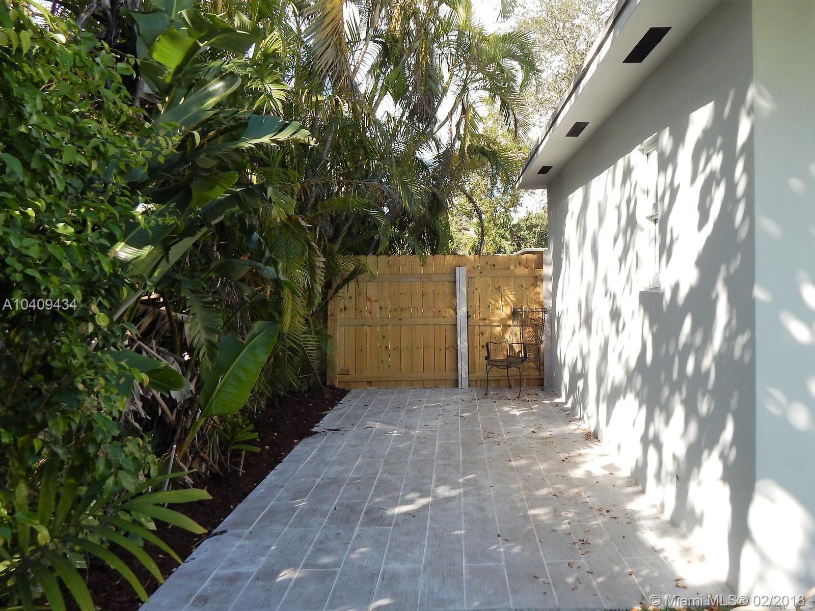5950 Southwest 47th Street Miami, FL 33155 - Photo 27 of 31 Gallery Image 27