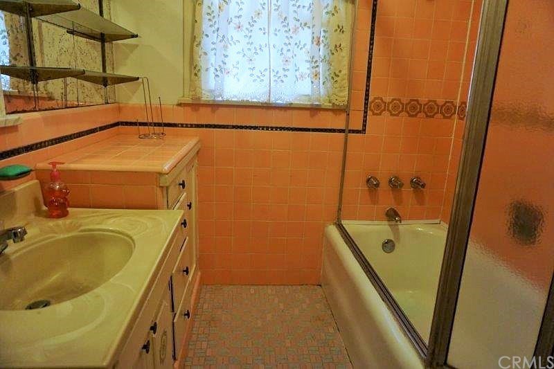 2107 West 84th Place Los Angeles, CA 90047 - Photo 20 of 30