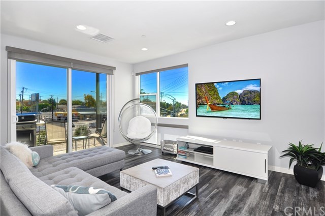 149 Mercer Way Costa Mesa, CA 92627 - Photo 2 of 35