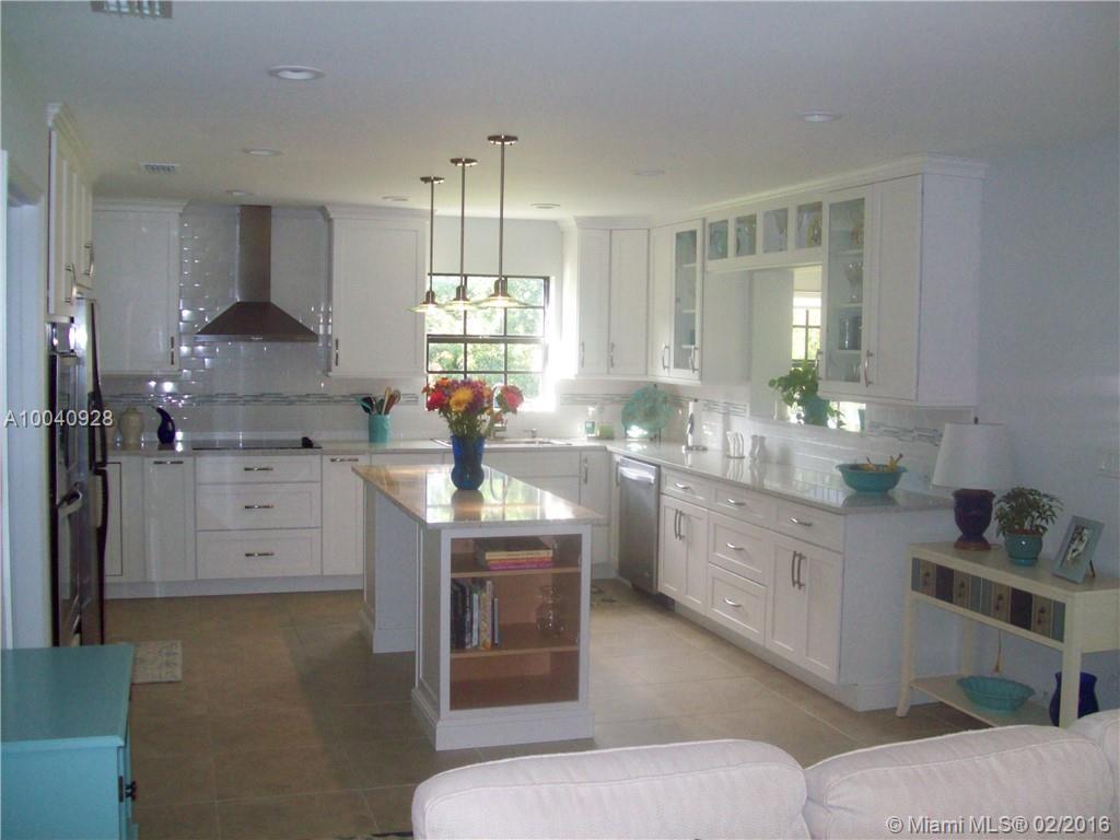 19650 Southwest 207th Avenue Miami, FL 33187 - Photo 8 of 34