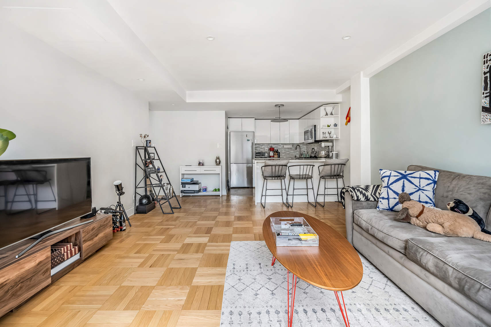 235 East 57th Street, Unit 17C Manhattan, NY 10022 - Photo 5 of 8