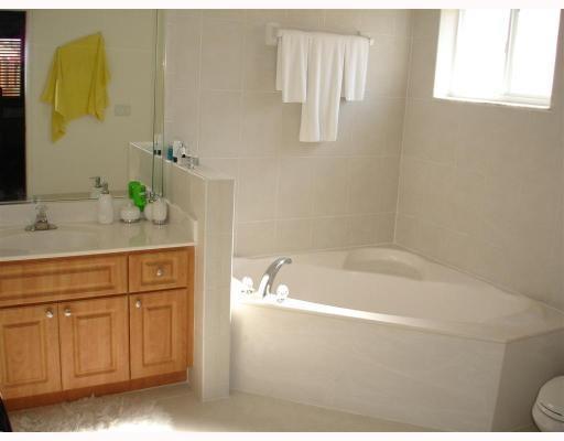 1407 Southeast 7th Street Homestead, FL 33033 - Photo 6 of 10