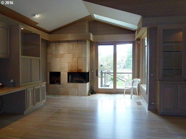 6775 North Bank Road Roseburg, OR 97470 - Photo 6 of 32 Gallery Image 6