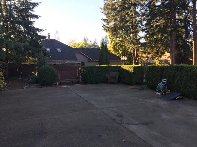 903 South 56th Street Springfield, OR 97478 - Photo 28 of 31