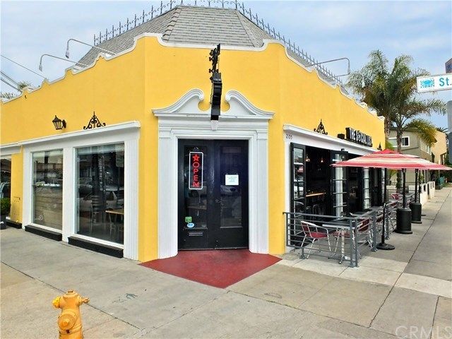 $390,000 | 1449 East 3rd Street, Unit 201, Long Beach, CA 90802