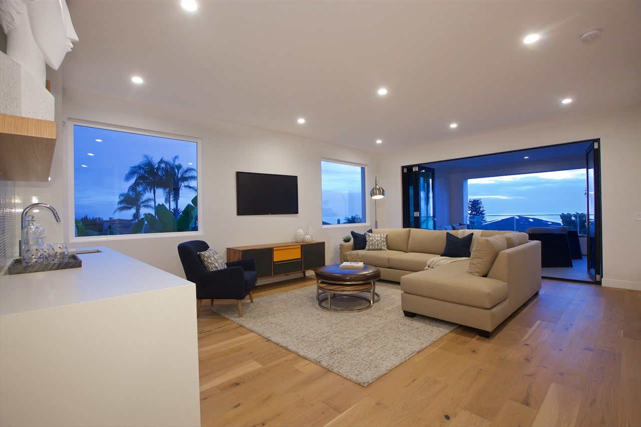 5663 Abalone Place La Jolla, CA 92037 - Photo 9 of 25 Living Area on Second Floor