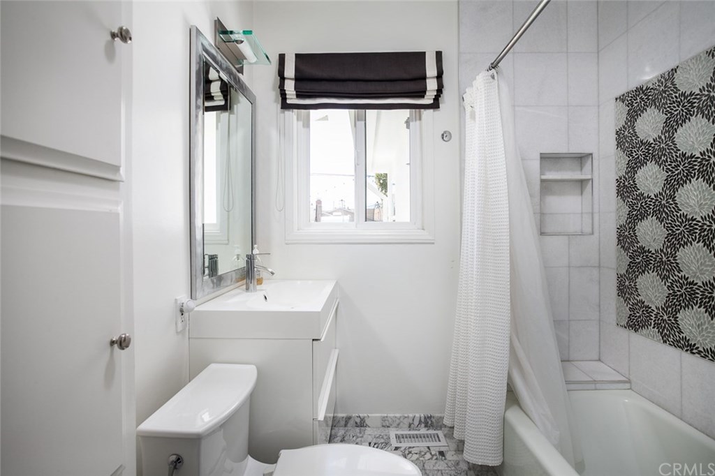 433 Broadway Costa Mesa, CA 92627 - Photo 10 of 16