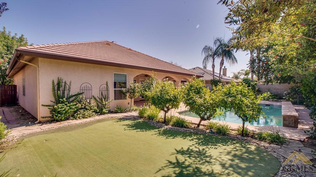 10207 Skiles Drive Bakersfield, CA 93311 - Photo 7 of 34