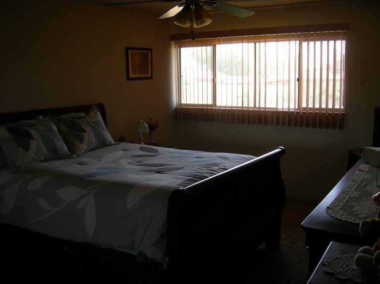 2848 Summit Circle Bakersfield, CA 93306 - Photo 11 of 15 Master Bedroom