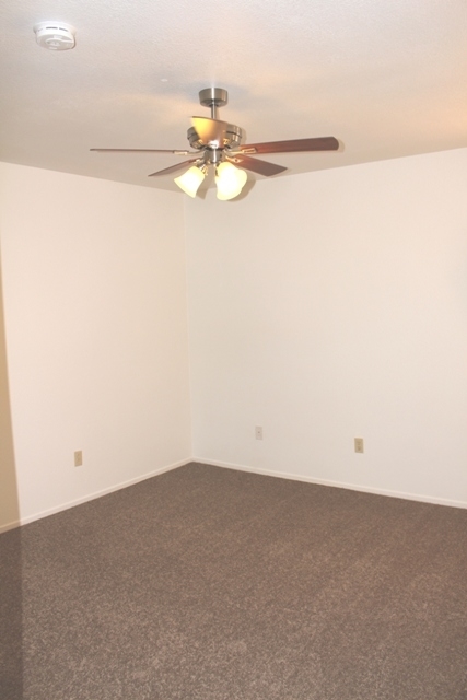 4960 Frazee Road Oceanside, CA 92057 - Photo 12 of 16 Gallery Image 12