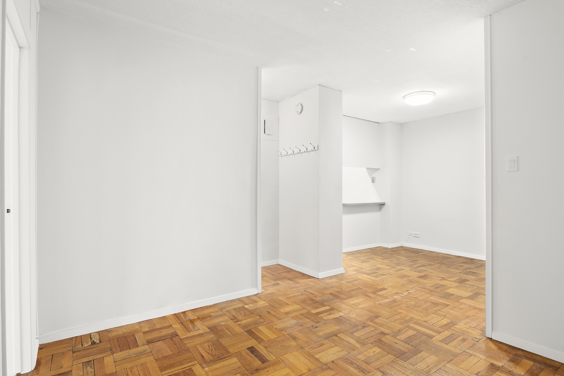 300 East 40th Street, Unit 3P Manhattan, NY 10016 - Photo 2 of 7