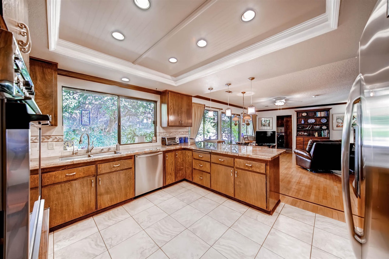 1552 Skyhawk Road Escondido, CA 92029 - Photo 4 of 25 Gallery Image 4