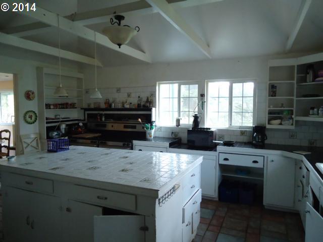 37843 Southeast Loudon Road Corbett, OR 97019 - Photo 7 of 14