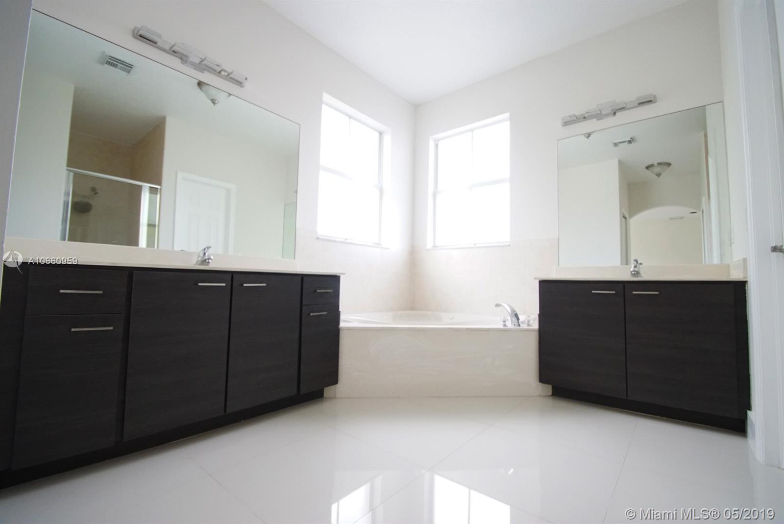 16605 Southwest 55th Terrace Miami, FL 33185 - Photo 15 of 23