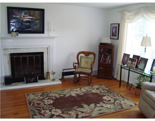 213 Cochran Road Mt. Lebanon, PA 15228 - Photo 5 of 18 Gallery Image 5