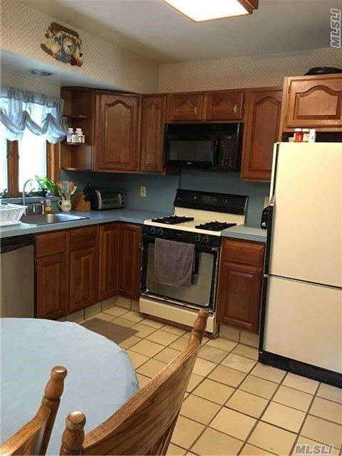 133 Ira Road Syosset, NY 11791 - Photo 3 of 7 Gallery Image 3