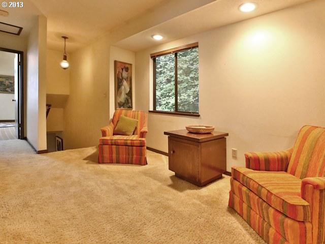 1779 Southwest Comus Street Portland, OR 97219 - Photo 10 of 16 Gallery Image 10