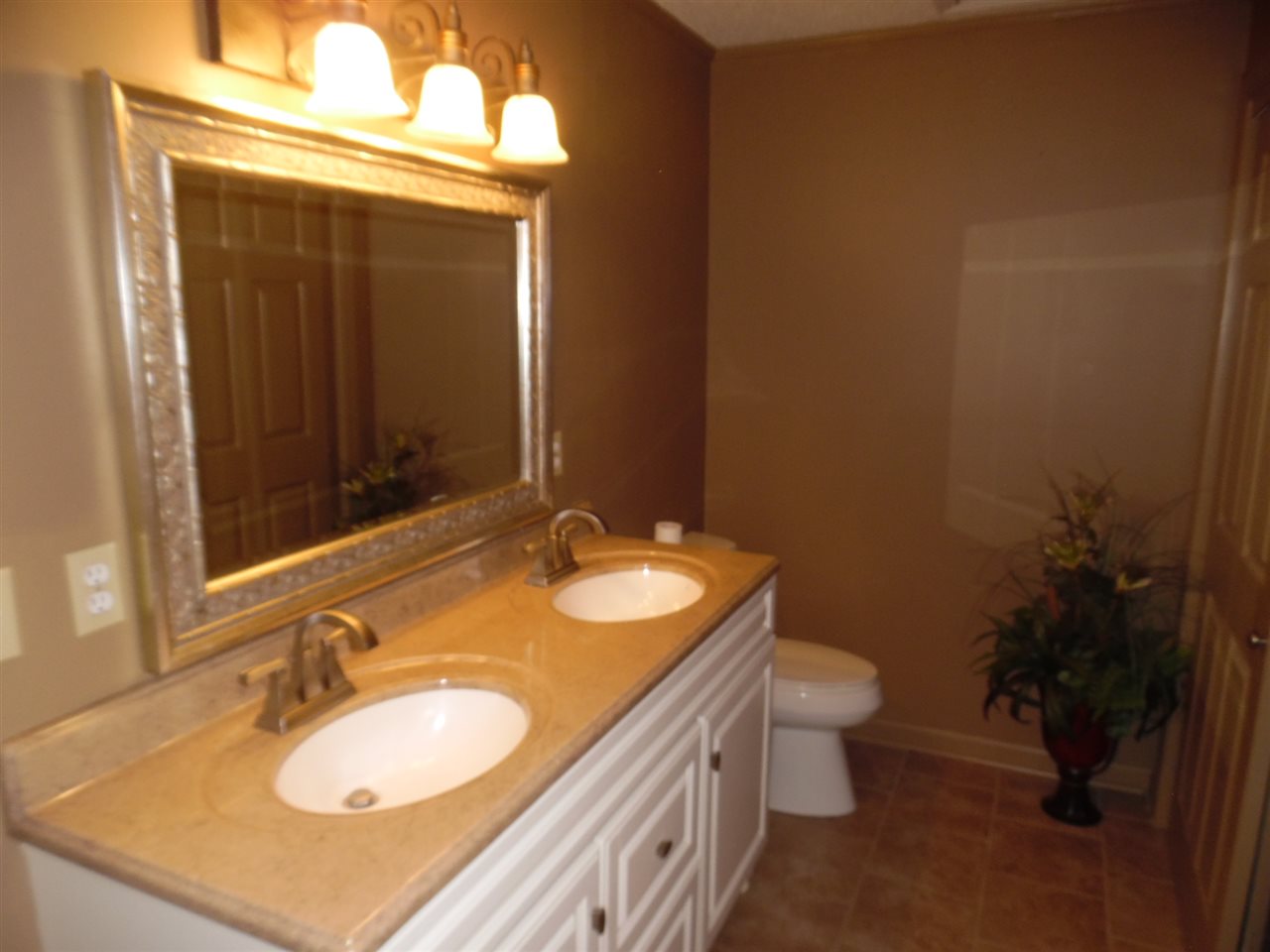 642 Old Lawton Road Adamsville, TN 38310 - Photo 7 of 22 Gallery Image 7