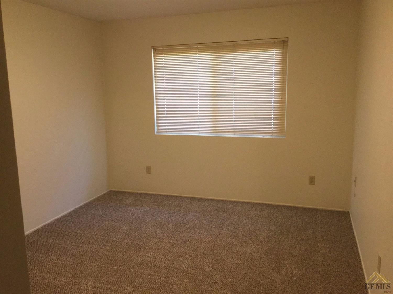 5008 Panorama Drive Bakersfield, CA 93306 - Photo 29 of 40 Guest bedroom 2