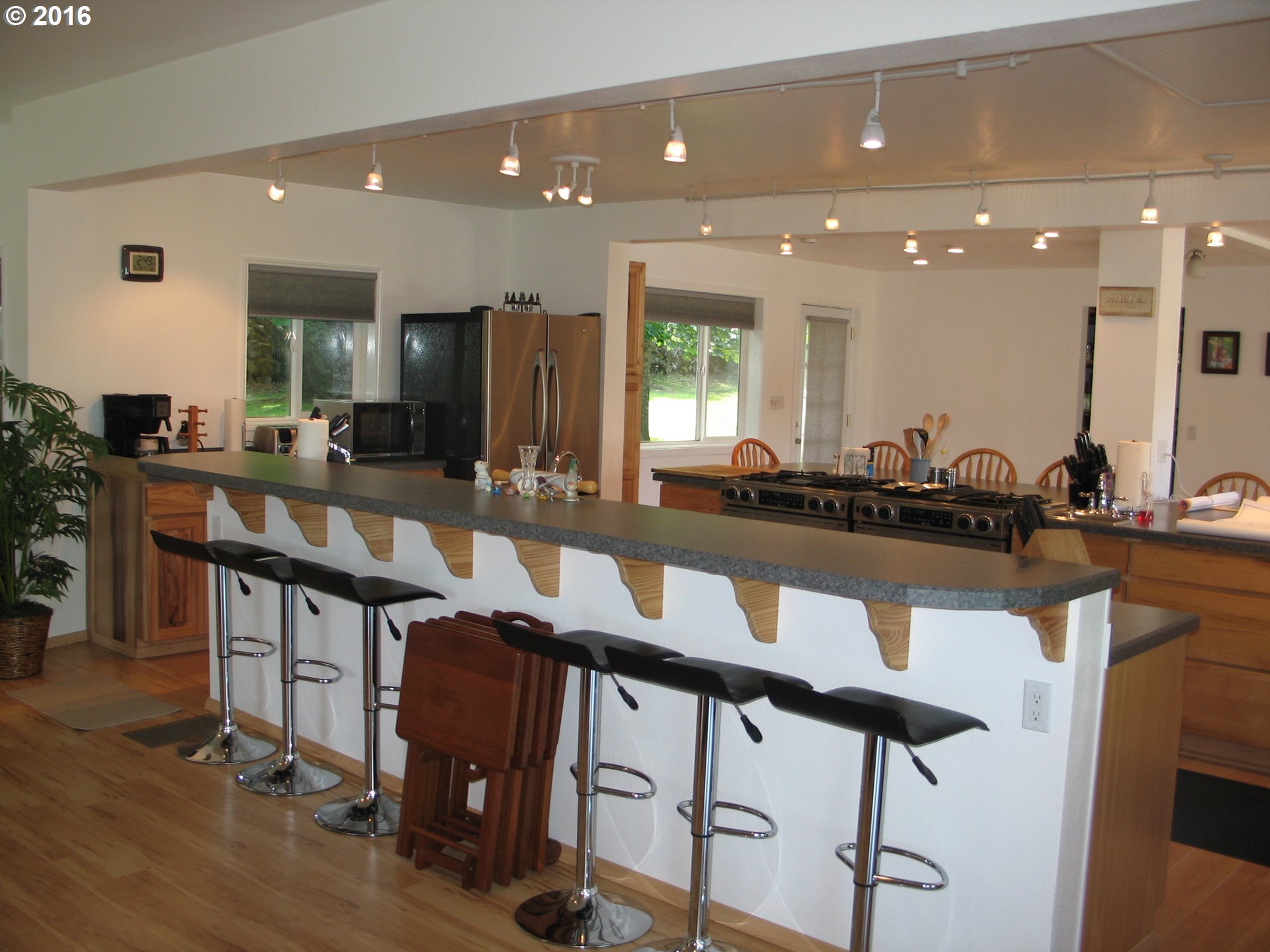 1621 Markham Road Hood River, OR 97031 - Photo 13 of 32 Gallery Image 13