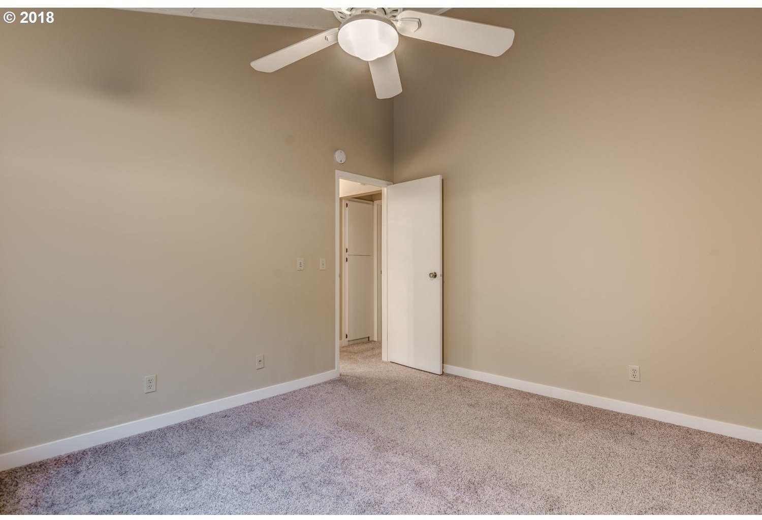 7704 Southwest Barnes Road, Unit B Portland, OR 97225 - Photo 20 of 32 Gallery Image 20