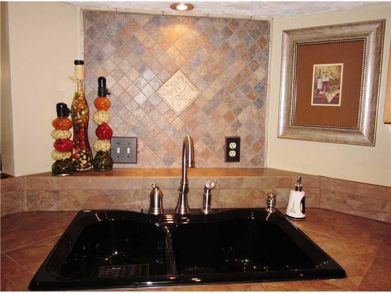 1161 Old Farm Road Lawrence, PA 15055 - Photo 6 of 25 Gallery Image 6