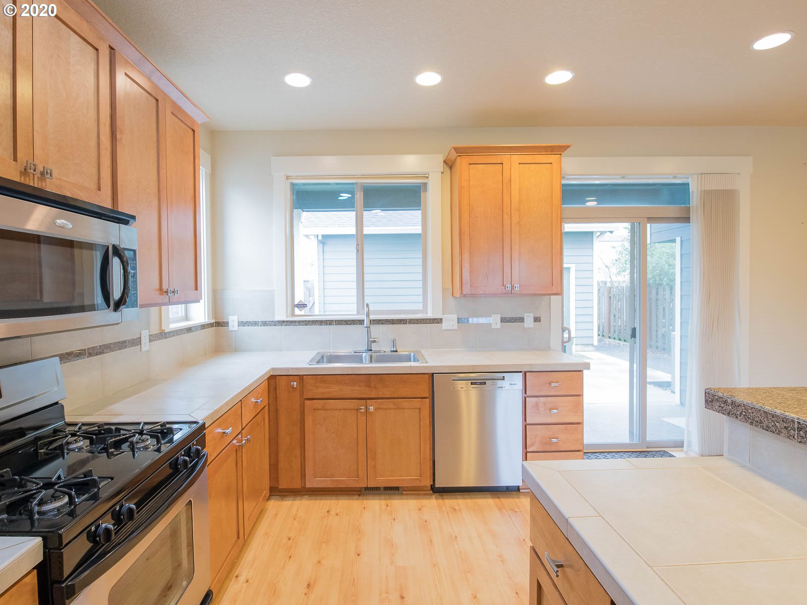 705 Northeast Jackson Street Hillsboro, OR 97124 - Photo 9 of 28