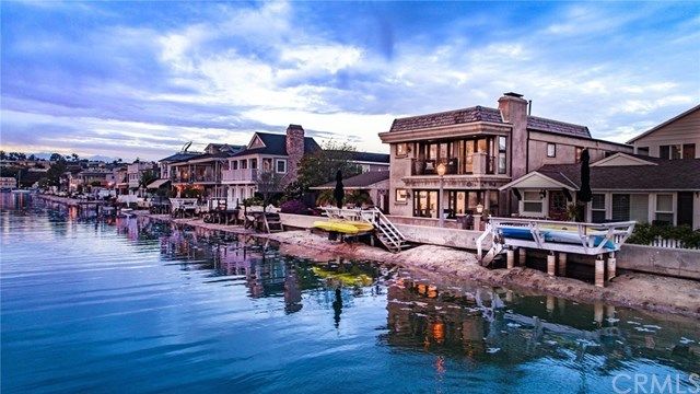 $2,900,000 | 208 Grand Canal, Newport Beach, CA 92662