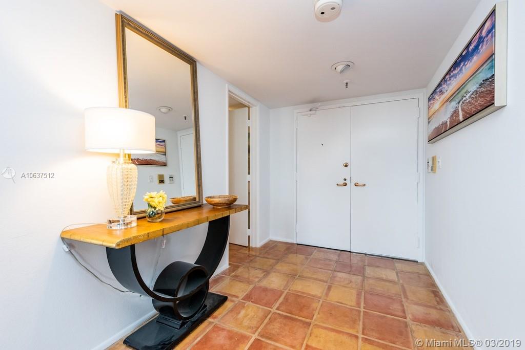 520 Brickell Key Drive, Unit APH00 Miami, FL 33131 - Photo 35 of 48