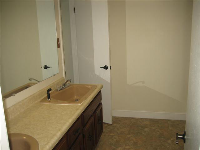 Double vanity bath