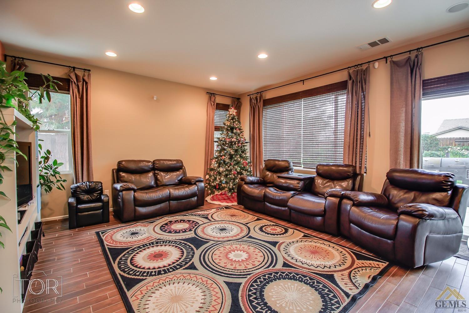 4704 Basque Street Bakersfield, CA 93313 - Photo 16 of 27