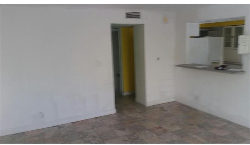 1601 Bay Road, Unit 8 Miami Beach, FL 33139 - Photo 15 of 28
