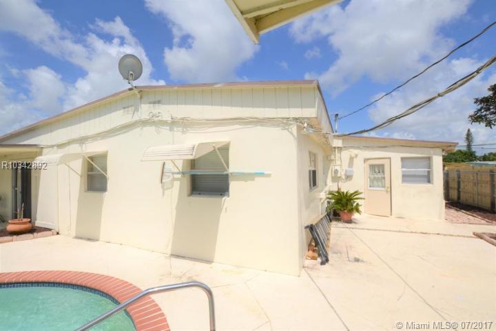 2428 Rue Road West Palm Beach, FL 33415 - Photo 35 of 68