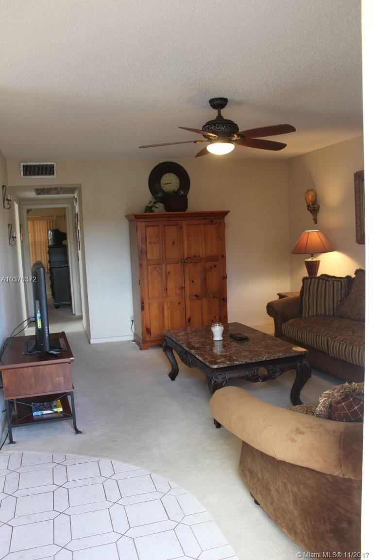 543 Fanshaw M, Unit M Boca Raton, FL 33434 - Photo 7 of 23
